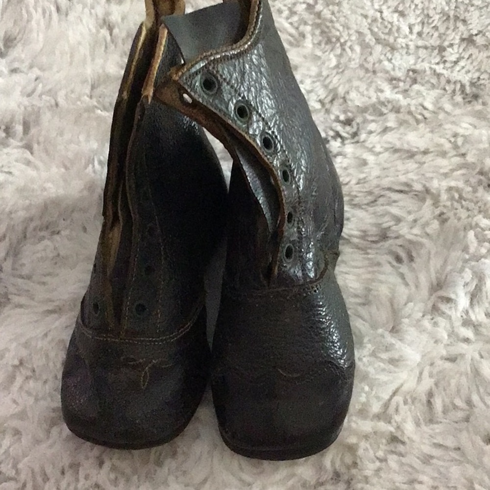 Antique Victorian Edwardian museum quality lace up leather handmade boot